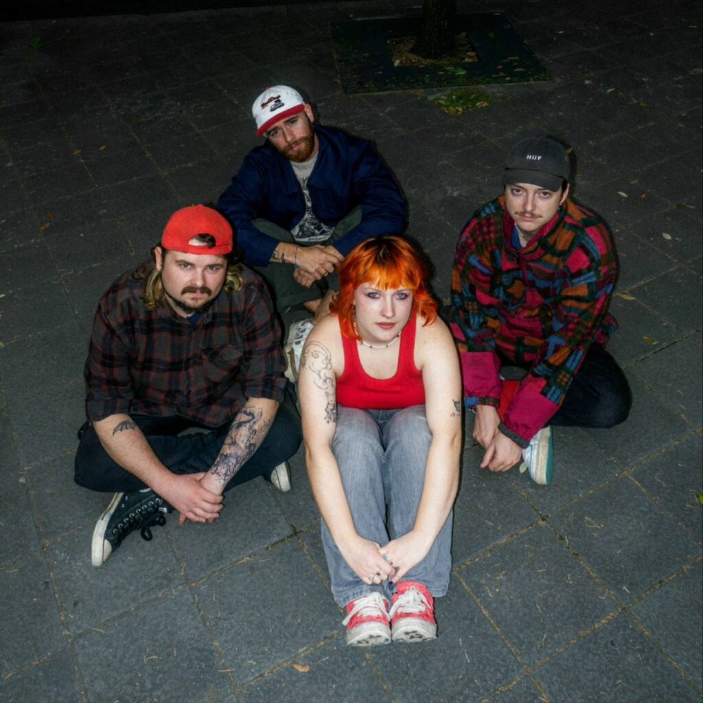 LE PREMIER EP DE VIOLENT SADIE MODE